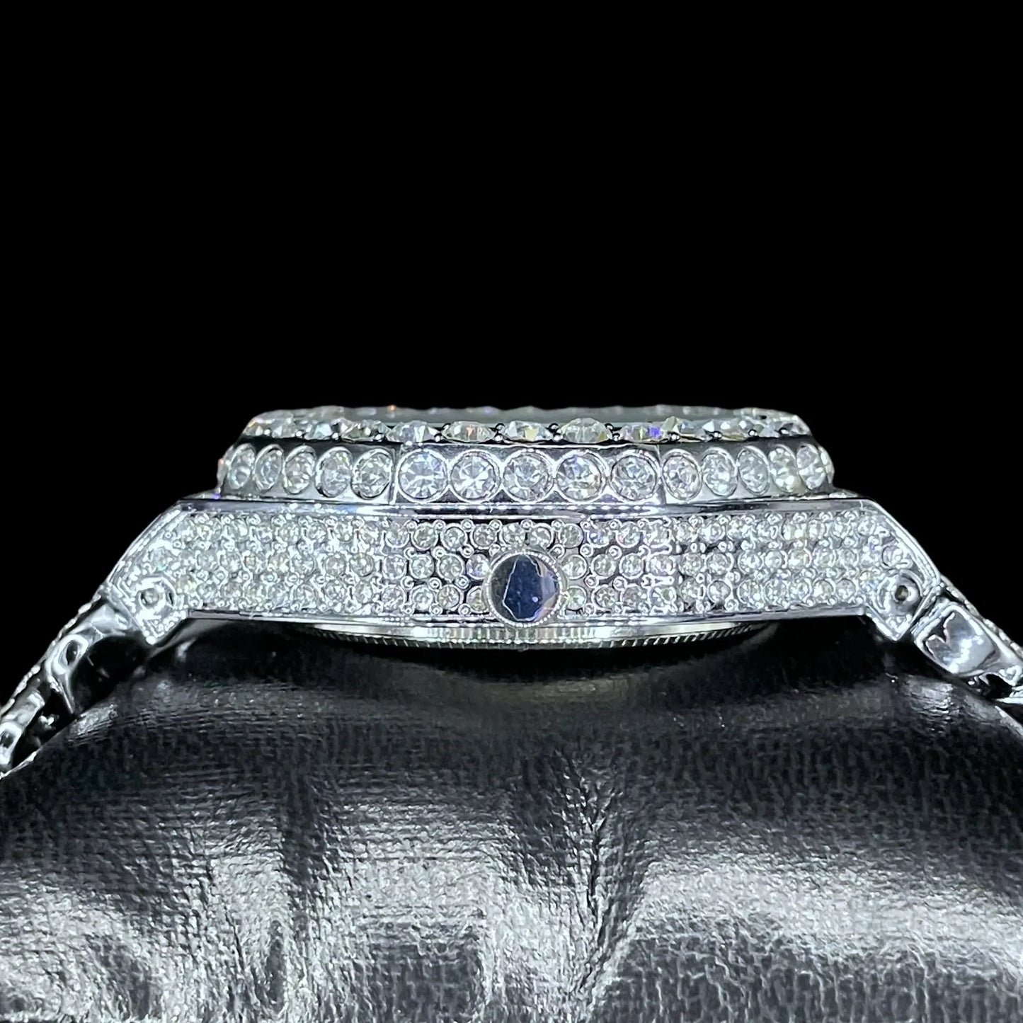 32mm Iced Out Watches. - Round Dial Hip-Hop Style Shiny Watch