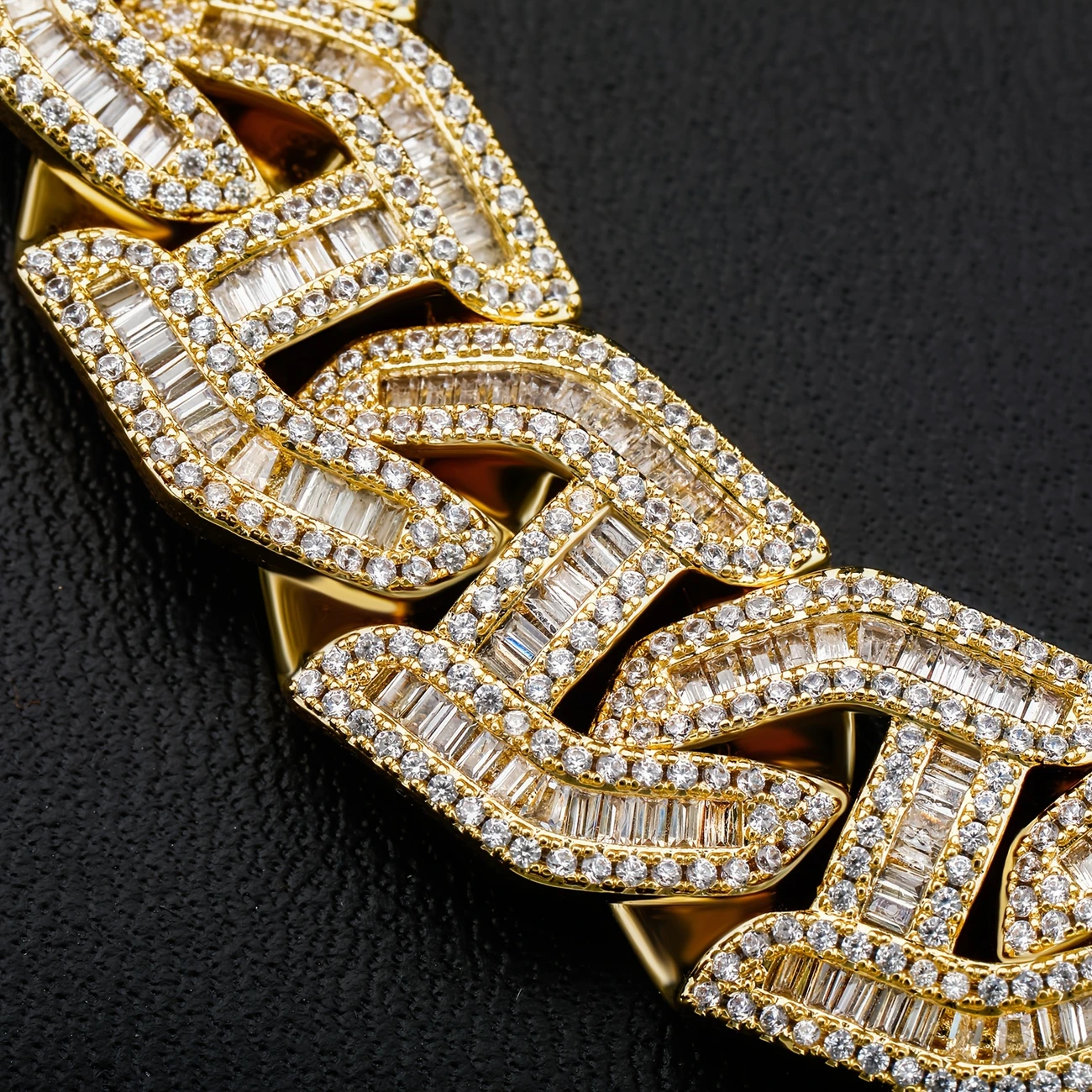 15mm G-Shaped Bracelet – 8in Gold Plated Bling with LuxGlow™ Stones